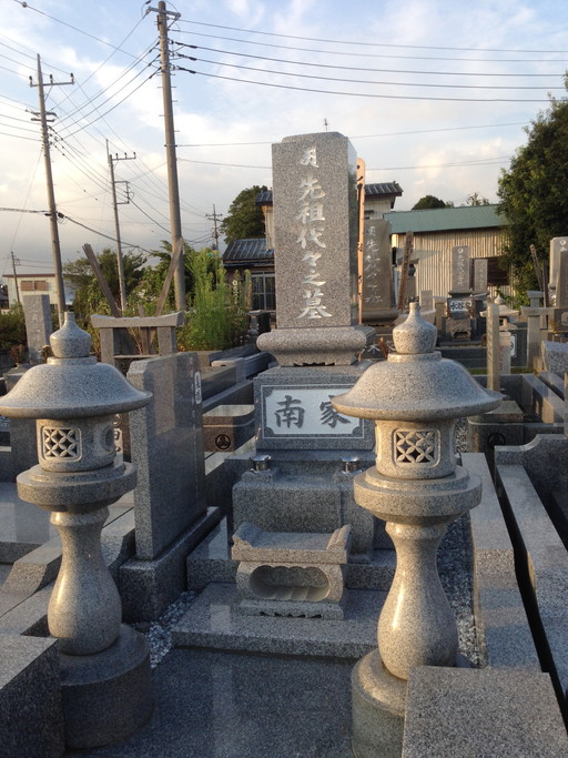 お墓づくりはタイミングも大事　ご親戚と一緒に建墓　｜デザイン墓石・お墓の購入・販売なら茨城県の山﨑石材店