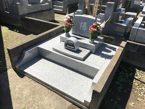 シンプルな洋型のお墓-3｜デザイン墓石・お墓の購入・販売なら茨城県の山﨑石材店