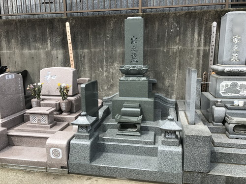グリーンの和形墓石のお墓-5｜デザイン墓石・お墓の購入・販売なら茨城県の山﨑石材店