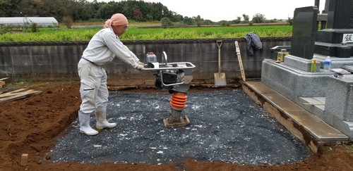 つくばみらい市に建つ和洋型のお墓-2｜デザイン墓石・お墓の購入・販売なら茨城県の山﨑石材店