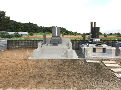 つくばみらい市に建つ和洋型のお墓-1｜デザイン墓石・お墓の購入・販売なら茨城県の山﨑石材店