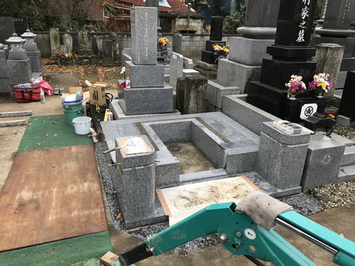白御影石「清山」と「G688」でお墓を全面改修-3｜デザイン墓石・お墓の購入・販売なら茨城県の山﨑石材店