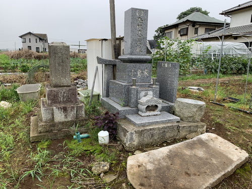 地震で傷んだお墓の納骨室のリフォーム-1｜デザイン墓石・お墓の購入・販売なら茨城県の山﨑石材店