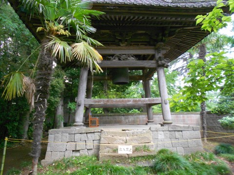 鐘楼を直しています｜デザイン墓石・お墓の購入・販売なら茨城県の山﨑石材店