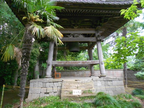 鐘楼を直しています｜デザイン墓石・お墓の購入・販売なら茨城県の山﨑石材店